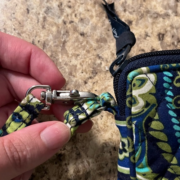 Vera Bradley Rhythm and Blues Wristlet - Like New - Picture 6 of 9
